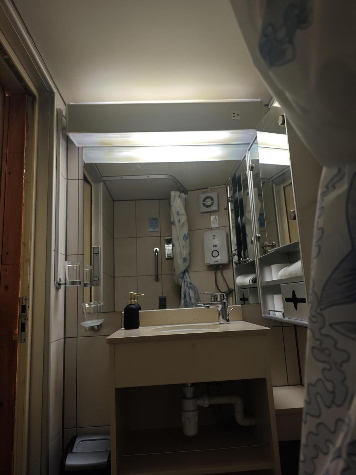 Tiny Mini House Hotel Dalaman Bagian luar foto